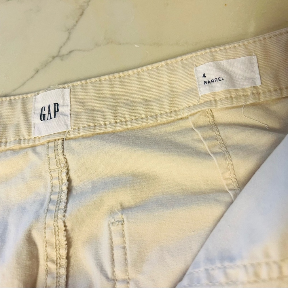 GAP Barrel Leg Patch Pocket Khakis - Picture 5 of 6